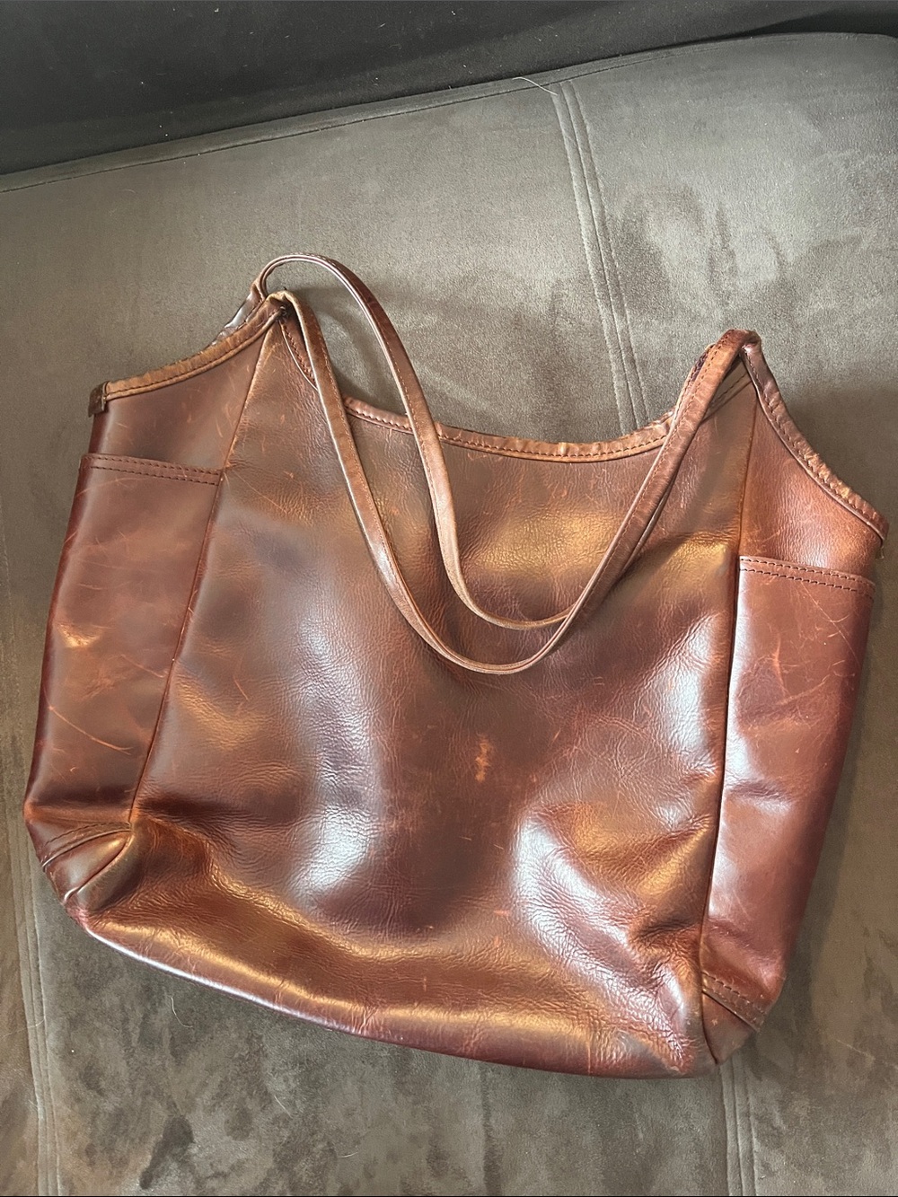 Classic Brown Leather Tote Bag — Everyday Shoulder Bag